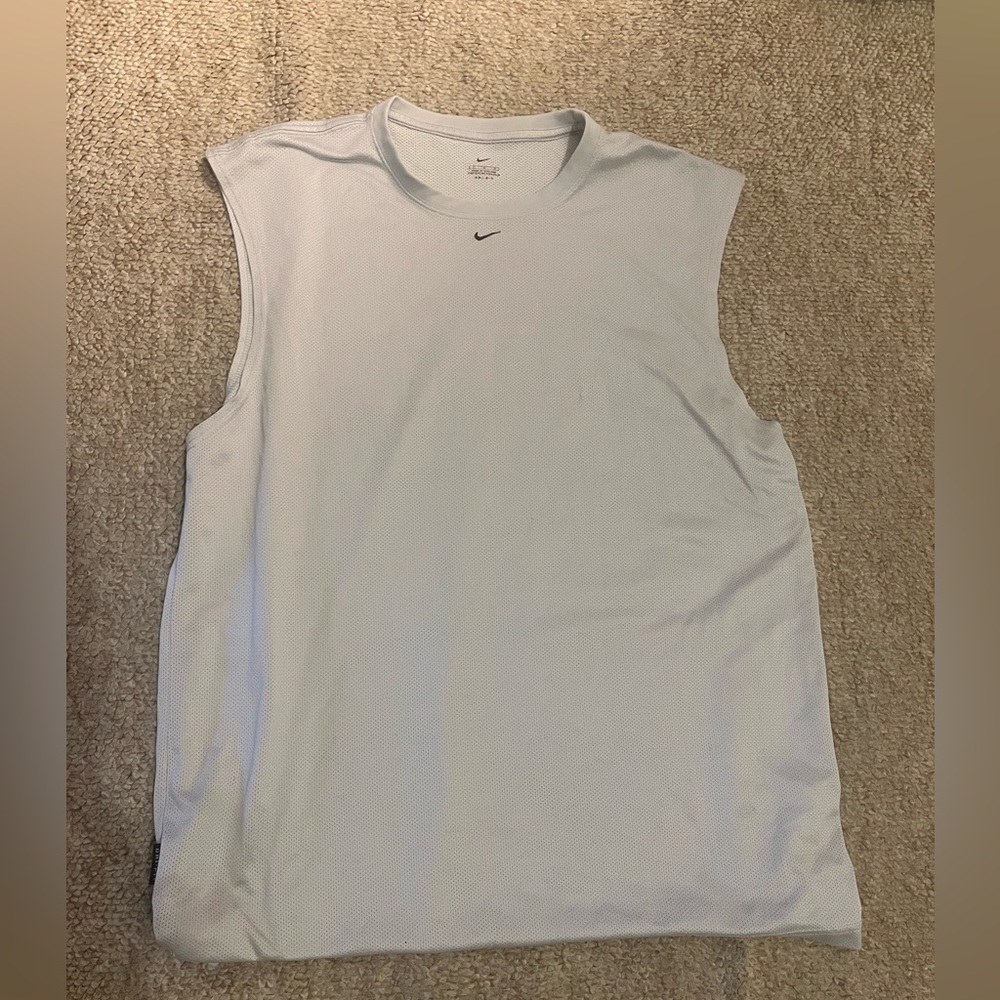 Nike Workout Sleeveless Shirt (Gray-Size: L)
